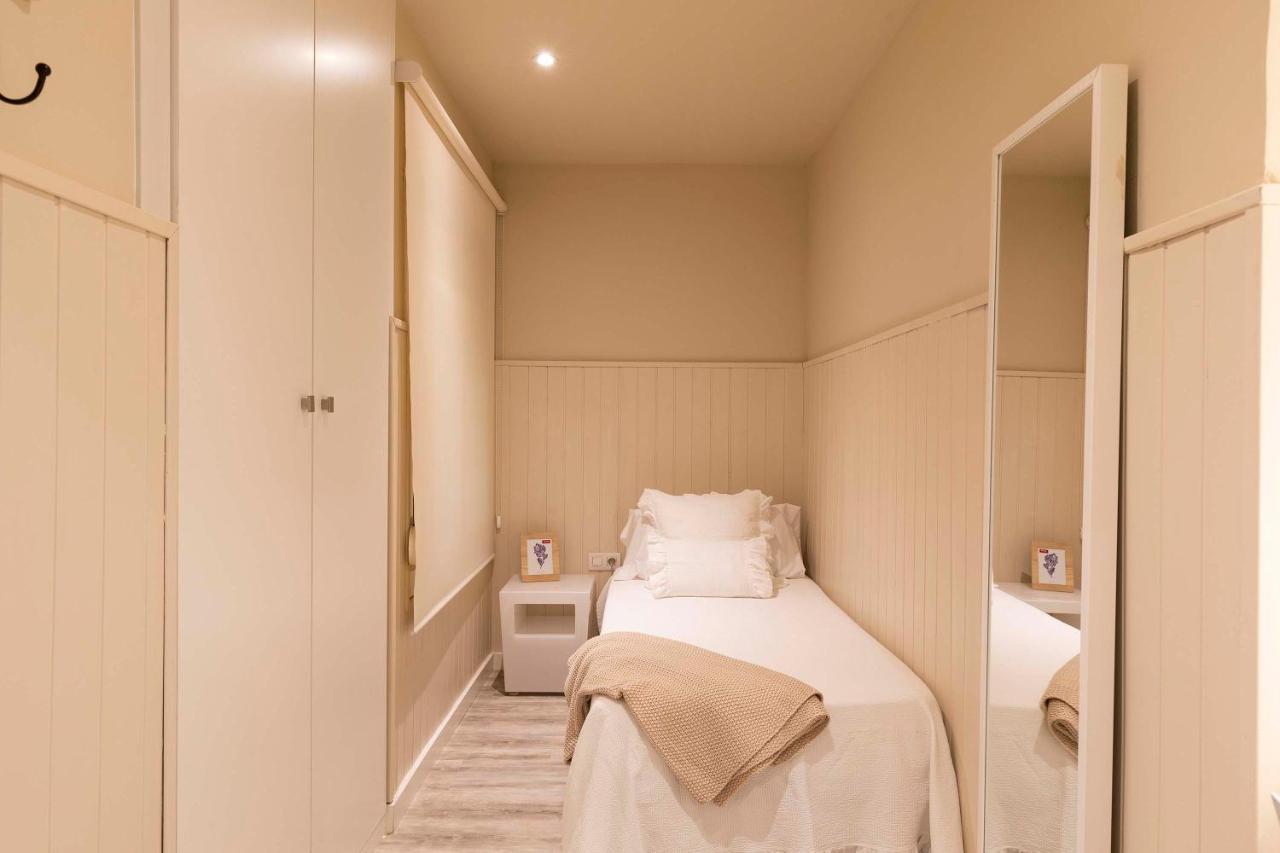 Chic Gran Via Apartment Барселона Екстериор снимка