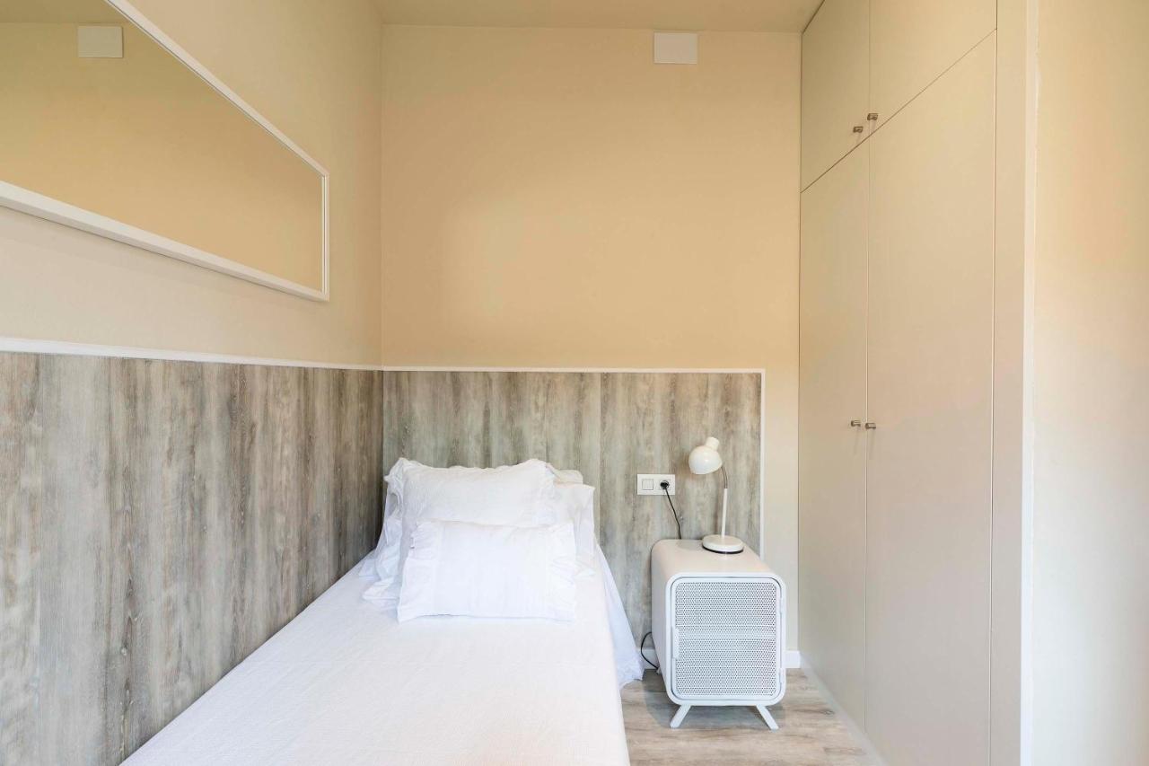 Chic Gran Via Apartment Барселона Екстериор снимка
