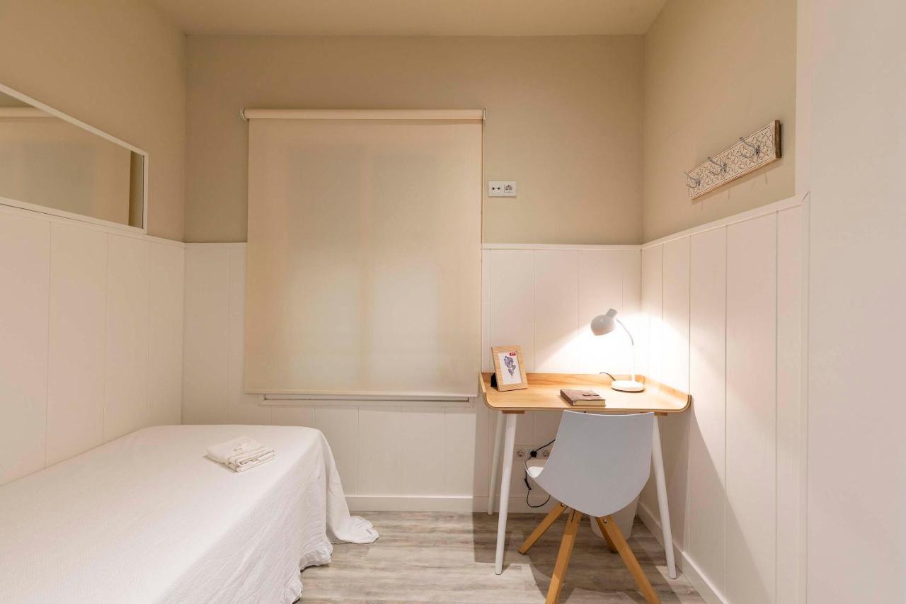 Chic Gran Via Apartment Барселона Екстериор снимка